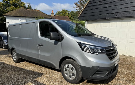 2022 Renault Trafic Business 2.0 dci 150 BHP LWB