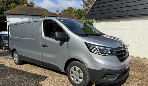 2022 Renault Trafic Business 2.0 dci 150 BHP LWB